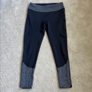 Lucy Houndtooth Accent Yoga Tights